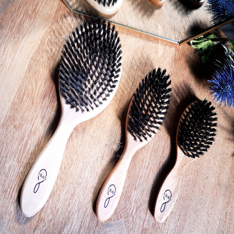 brosse à cheveux bois et poils de sanglier 1845 brosse à cheveux bois et poils de sanglier 1845