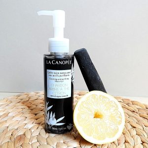 Gelée noire nettoyante aux actifs purifiants la canopée